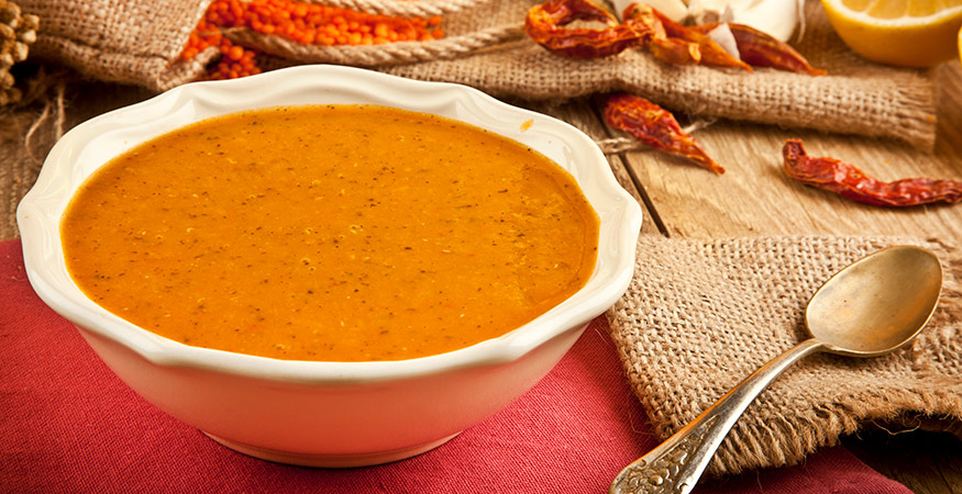 15 супов из красной чечевицы, которые сделают обед незабываемым